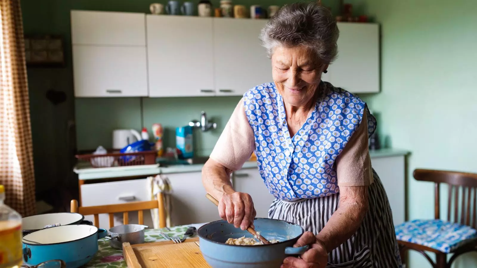 L'àvia cuinava molt bé els canelons però no pot ser un patró lingüístic