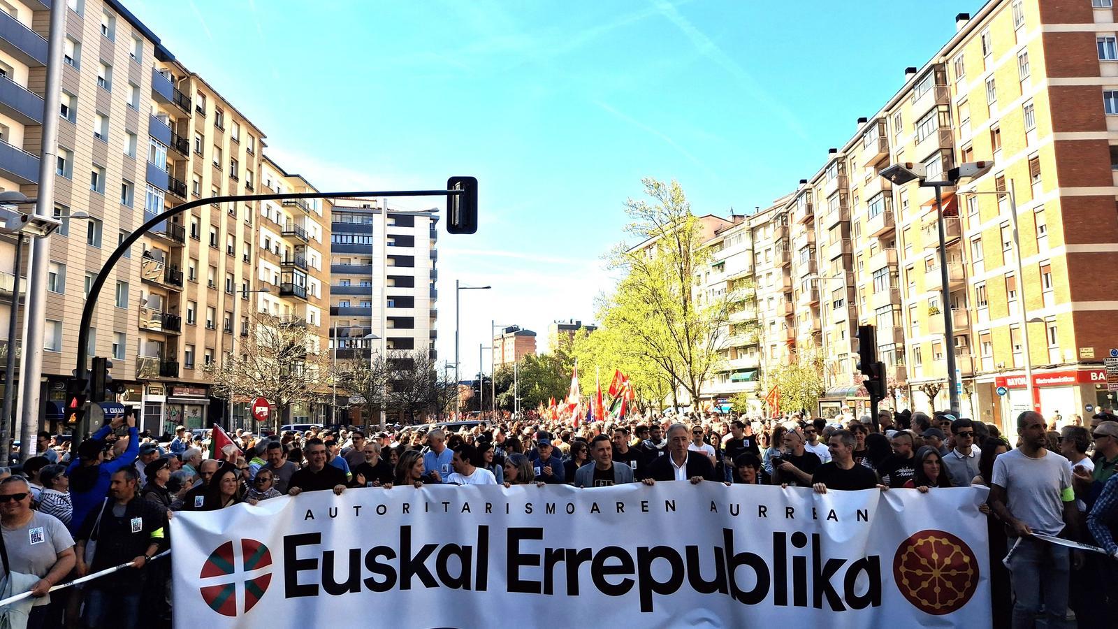 The demonstration called by EH Bildu in Pamplona for Aberri Eguna