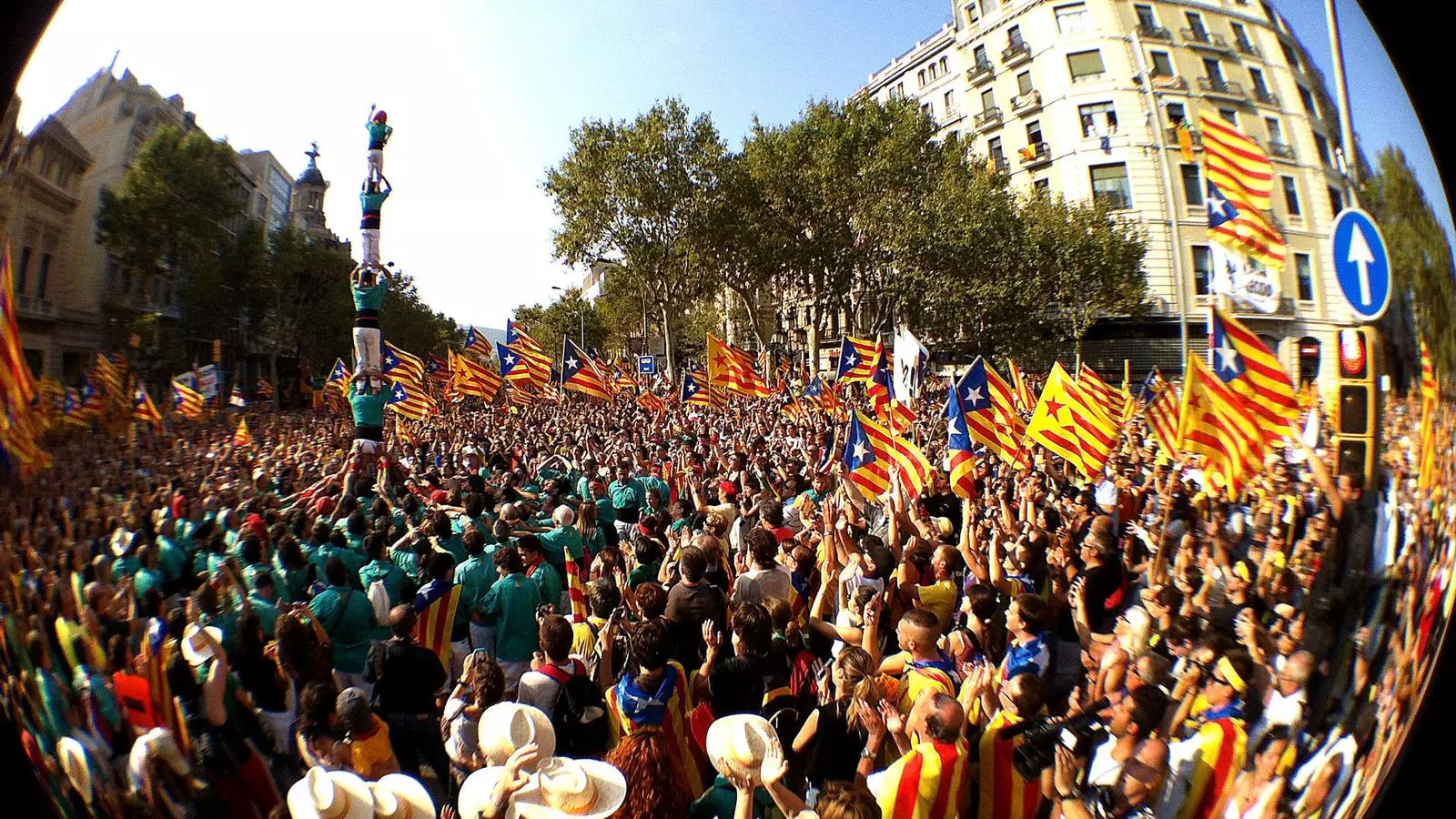 EL RELLEU DE LA DIADA L'ANC i Òmnium han unit esforços per seguir canalitzant la mobilització social que ha d'agafar el relleu a la gran manifestació del 2012.