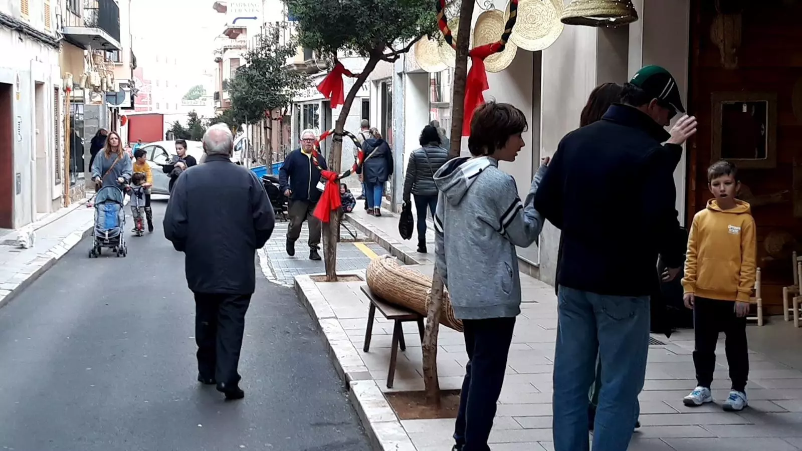 La gent troba una millor accessibilitat als establiments del carrer més comercial de la ciutat.
