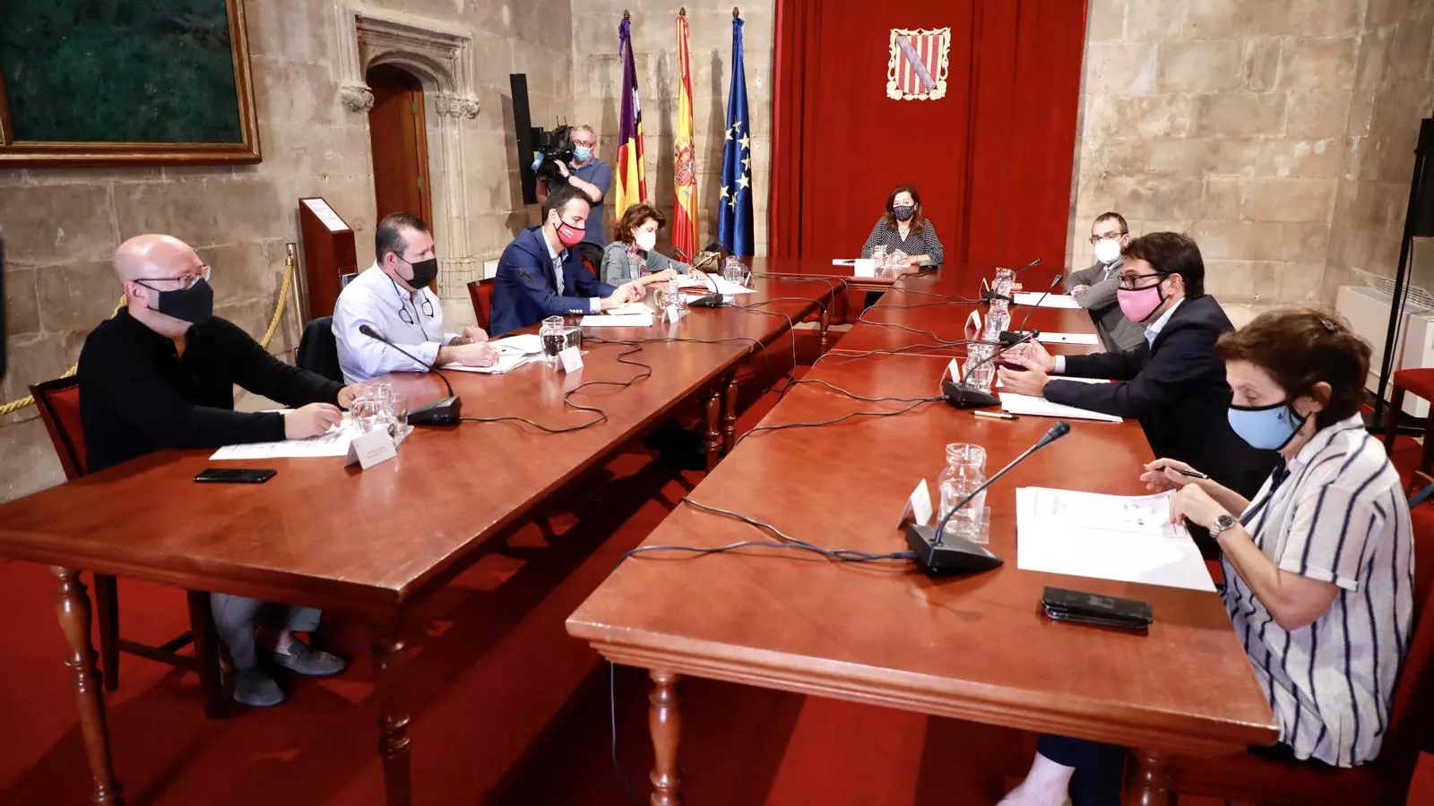 Les empreses d'hostaleria i comerç tornaran a augmentar els salaris que havien quedat congelats per la pandèmia