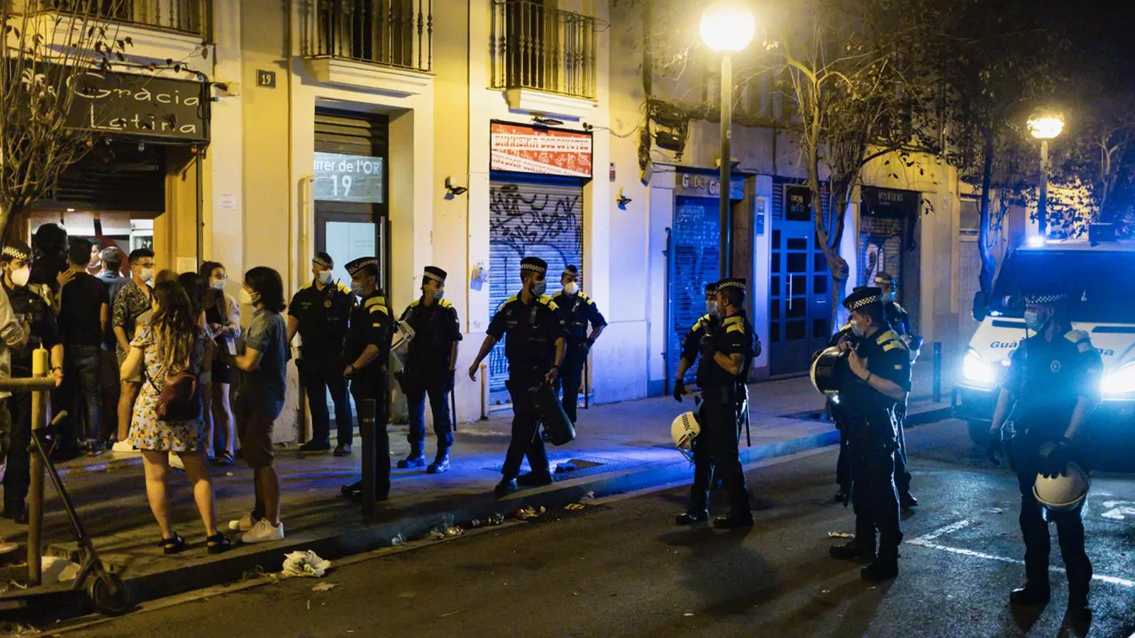 Agents antiavalots de la Guàrdia Urbana, aquetsa matinada a Gràcia