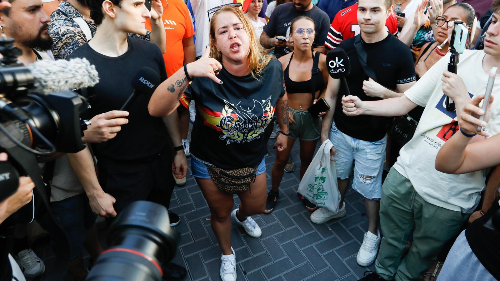 Moments of tension during an unauthorized far-right demonstration in Torre-Pacheco (Murcia), called in response to an assault on an elderly person and which led to several nights of disturbances, xenophobic proclamations and racist attacks against the migrant population and locals of the municipality.