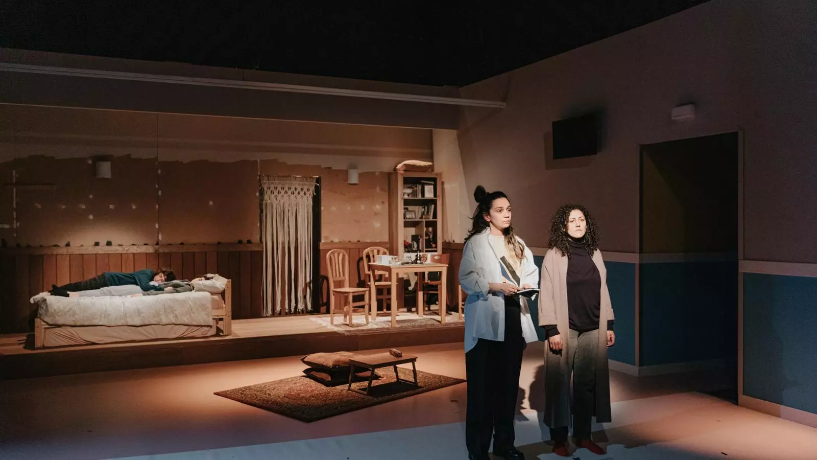 Manar Taljo i Asma Ismail, dues de les protagonistes de 'Síndrome de gel'