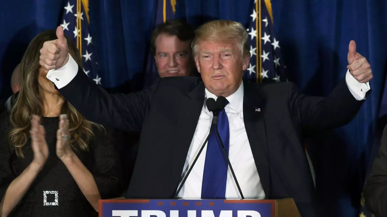 Donald Trump celebra la seva victòria en les primàries de Nou Hampshire.JIM BOURG/REUTERS