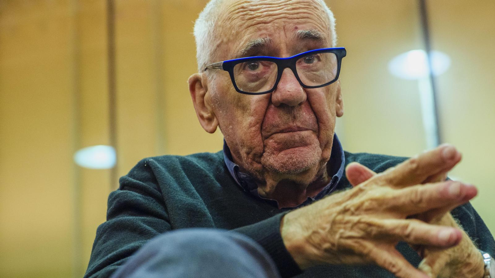 Feliu Formosa en el homenaje que le ha dedicado la Institución de las Letras Catalanas en la Biblioteca de Catalunya.