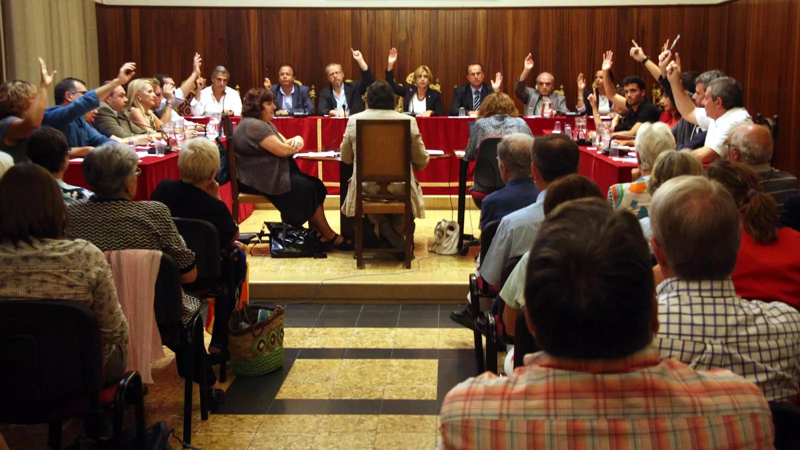 Tots els grups a excepció del PPC de Figueres han votat a favor del text que recolza la convocatòria de la consulta el 9 de novembre / ACN
