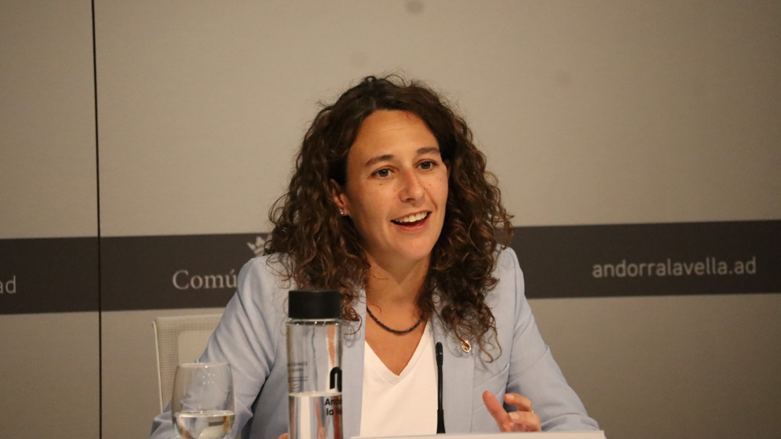 La consellera de social, joventut i espai ciutadà del comú d’Andorra la Vella, Maria Nazzaro, durant l'acte.
