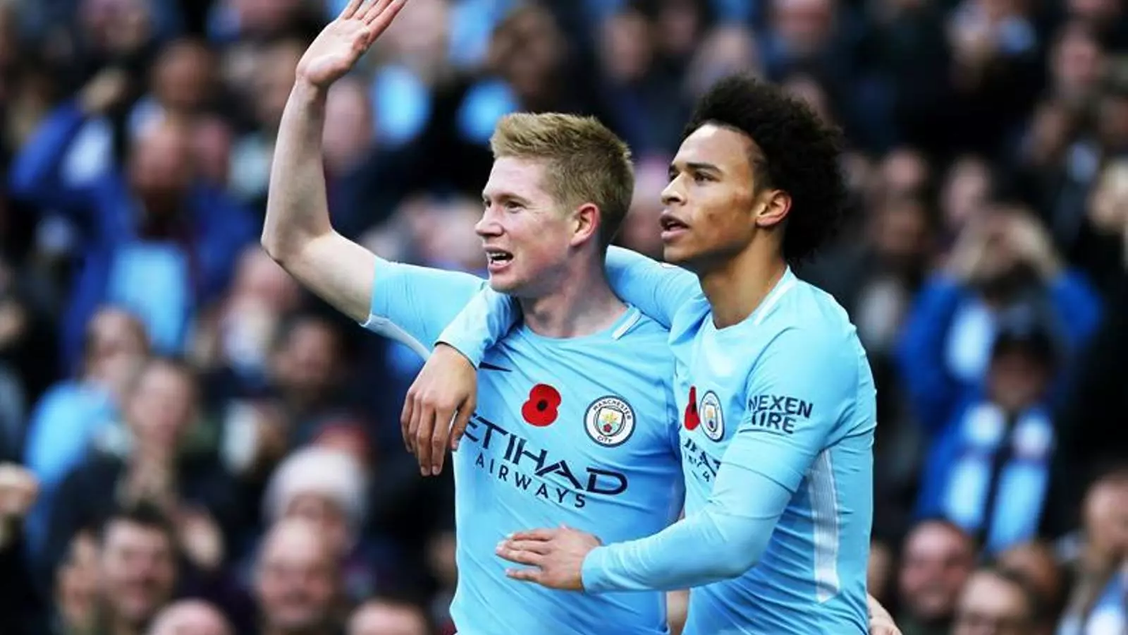 De Bruyne i Sané, celebrant un gol del belga
