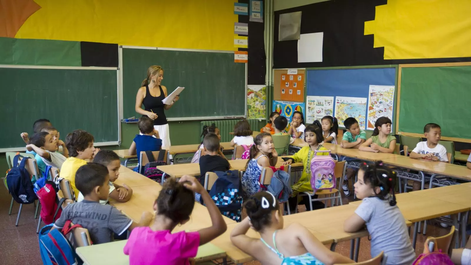 TRENCAR EL MODEL El ministre d'Educació vol establir convenis amb centres privats per escolaritzar en castellà els alumnes que ho demanin.