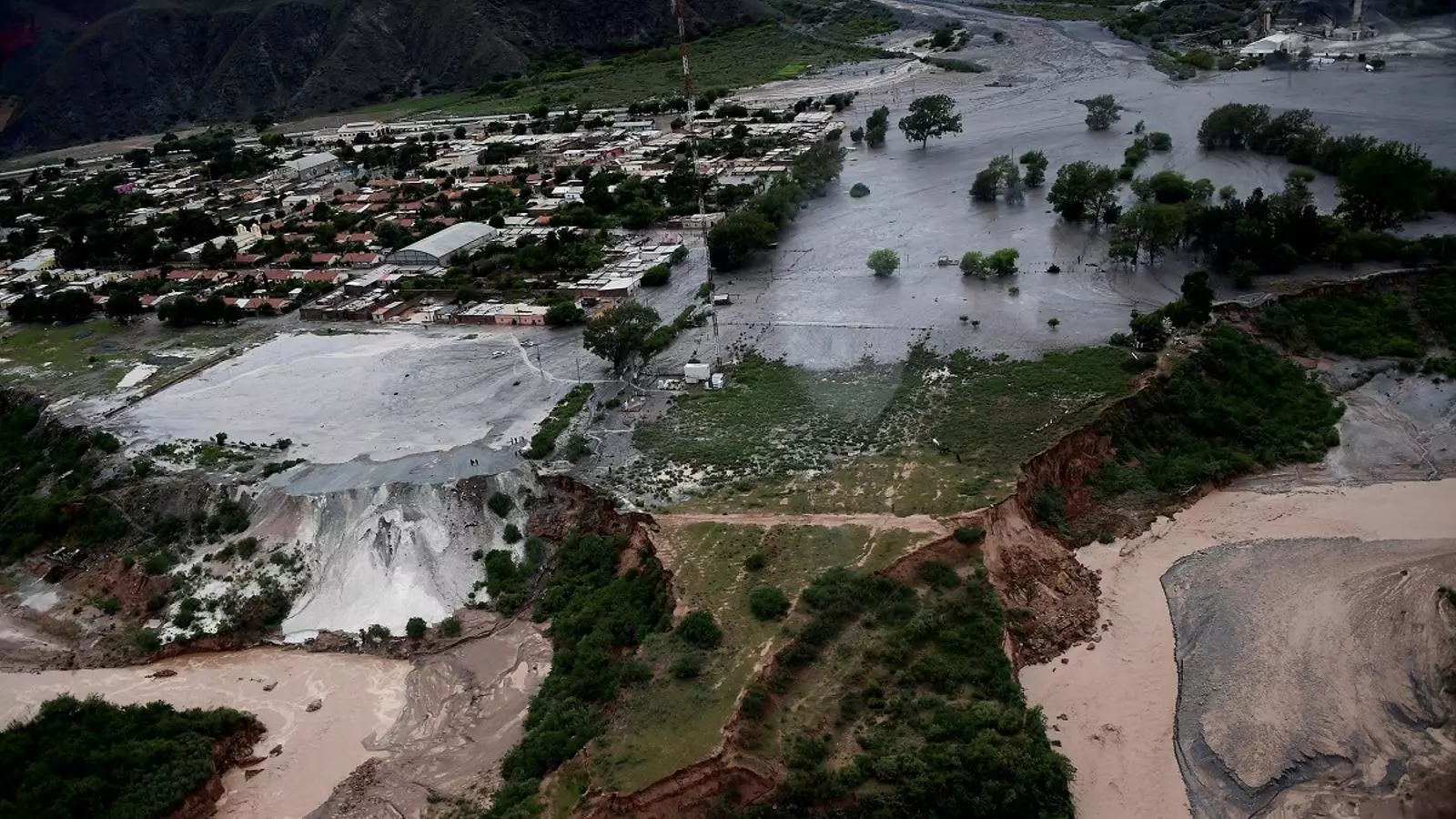 L'esllavissada que va haver-hi a Volcan (Argentina) va provocar la modificació de la vuitena etapa del Dakar i la cancel·lació de la novena