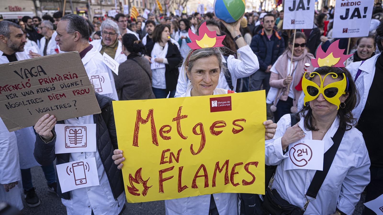 Demonstration of doctors in Barcelona to claim a medical agreement, last February.