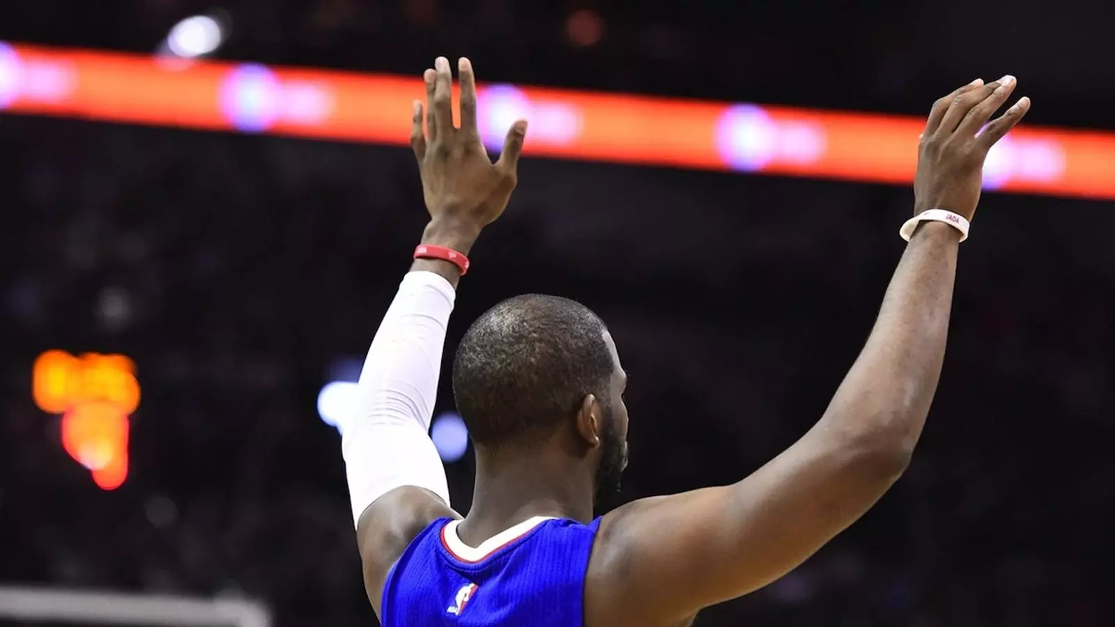 Chris Paul celebra la victòria del seu equip