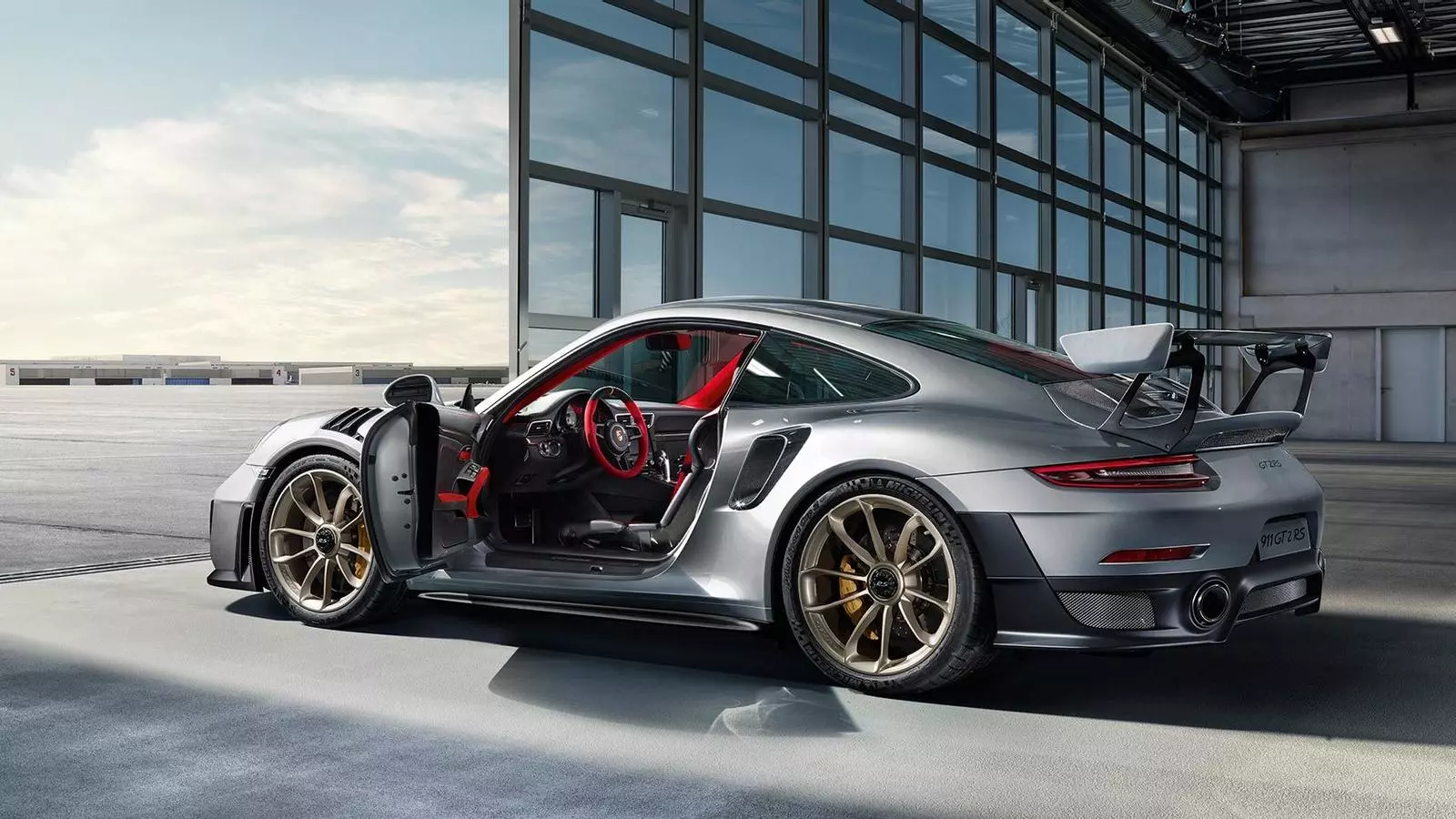 Porsche 911 GT2 RS, el "nouonze" més radical mai fabricat