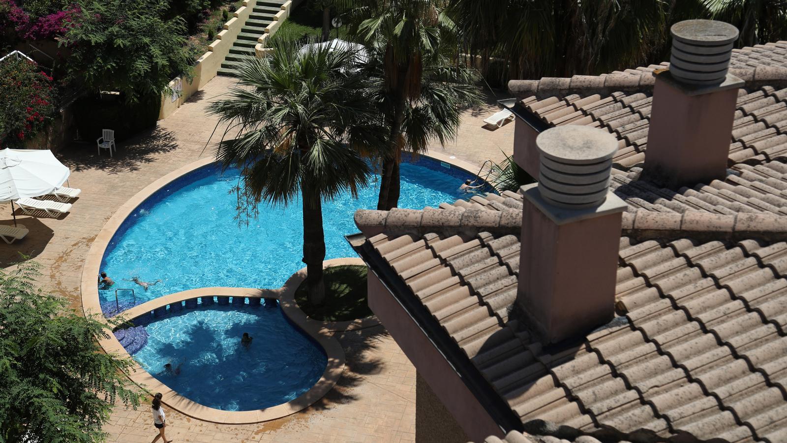 Piscina comunitària a un habitatge de lloguer turístic de Mallorca