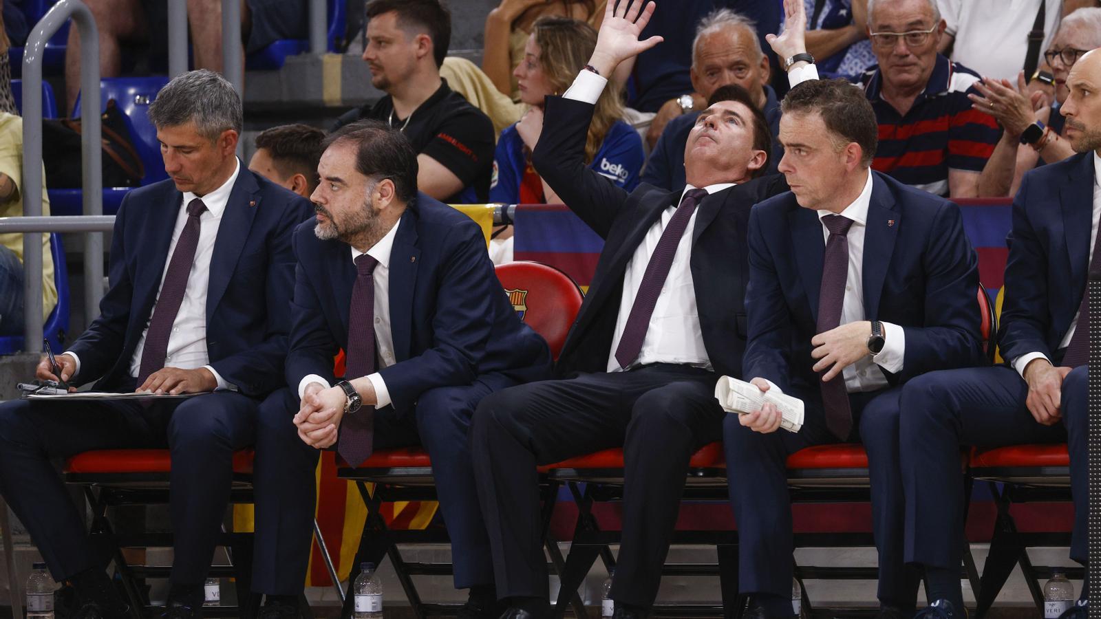 Xavi Pascual, en el banquillo del Barça.