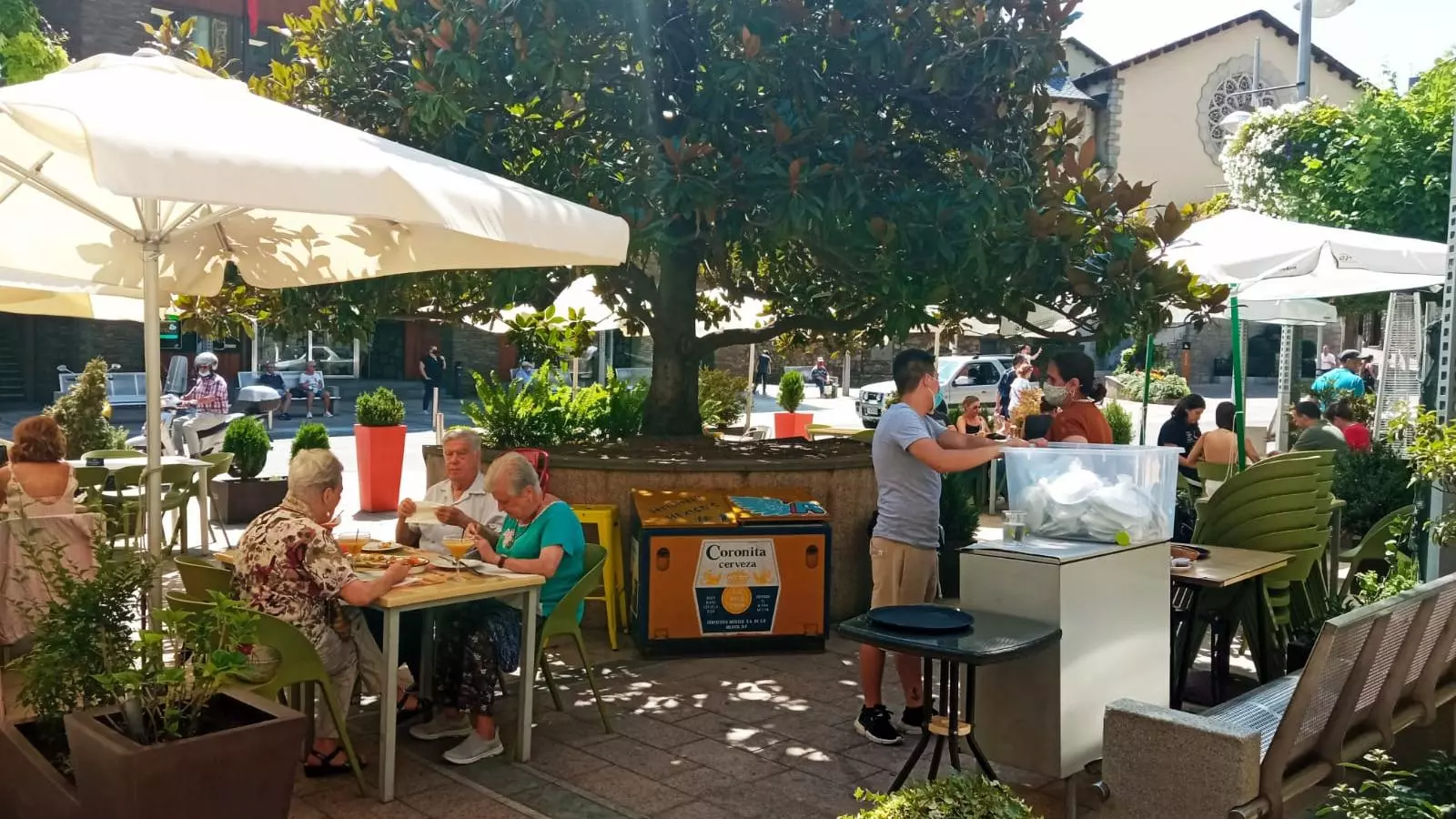 Imatge d'una terrassa d'un restaurant d'Andorra la Vella.
