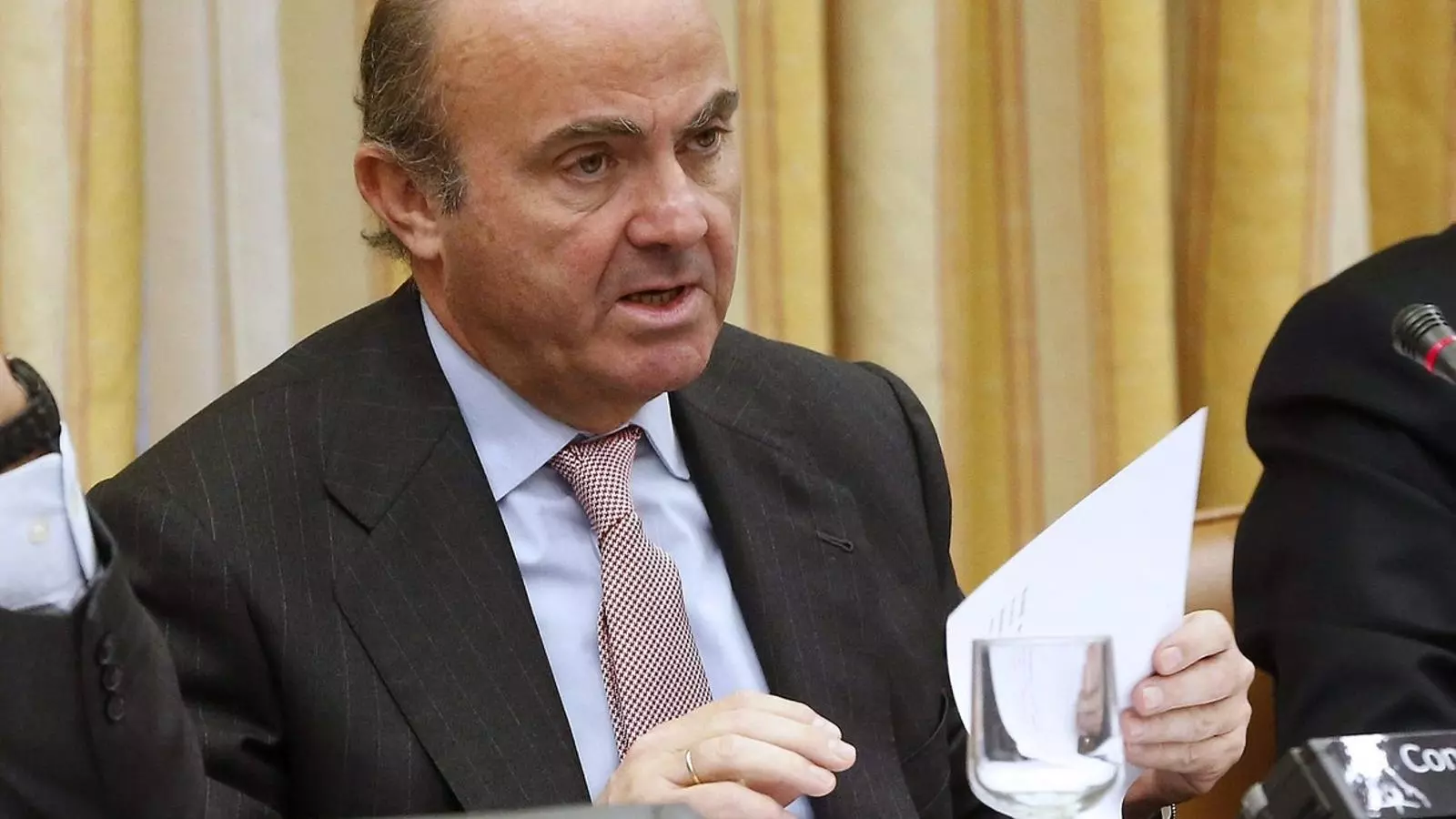 Luis de Guindos preveu un empitjorament de la inflació.