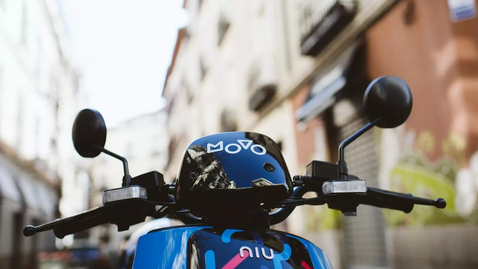 Cabify entrarà amb una flota inicial de 500 motos elèctriques.