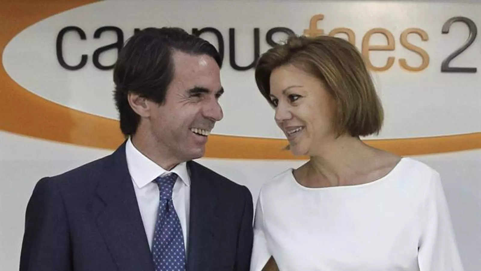 La secretària general del PP, María Dolores de Cospedal, al Campus FAES amb l'expresident espñanyol José María Aznar. EFE