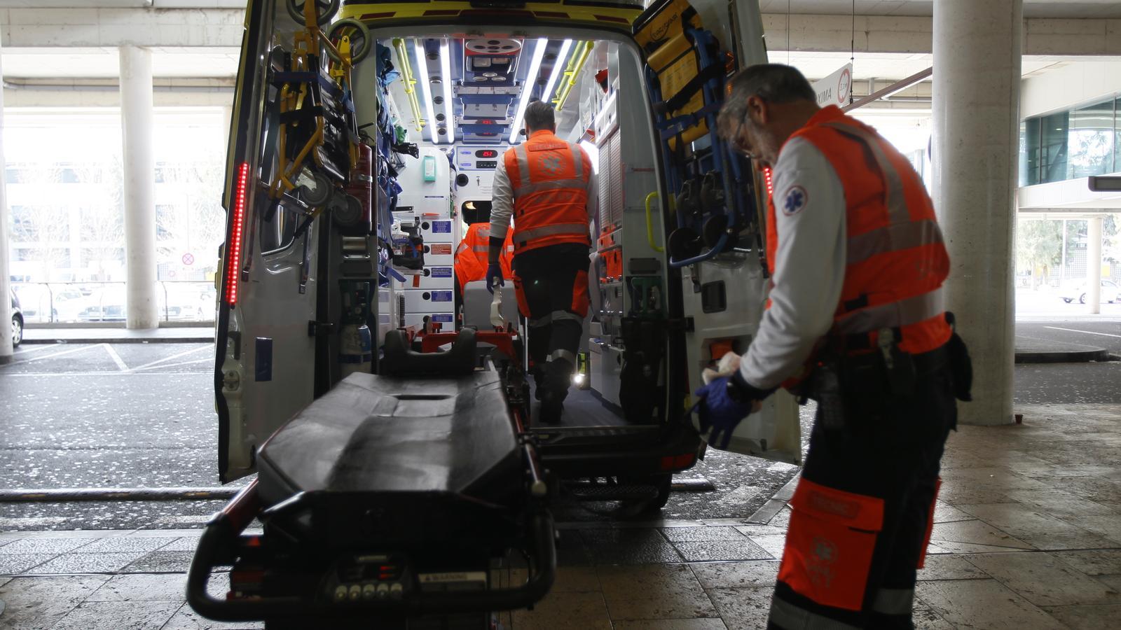 Una ambulància del 061, en una imatge d'arxiu.