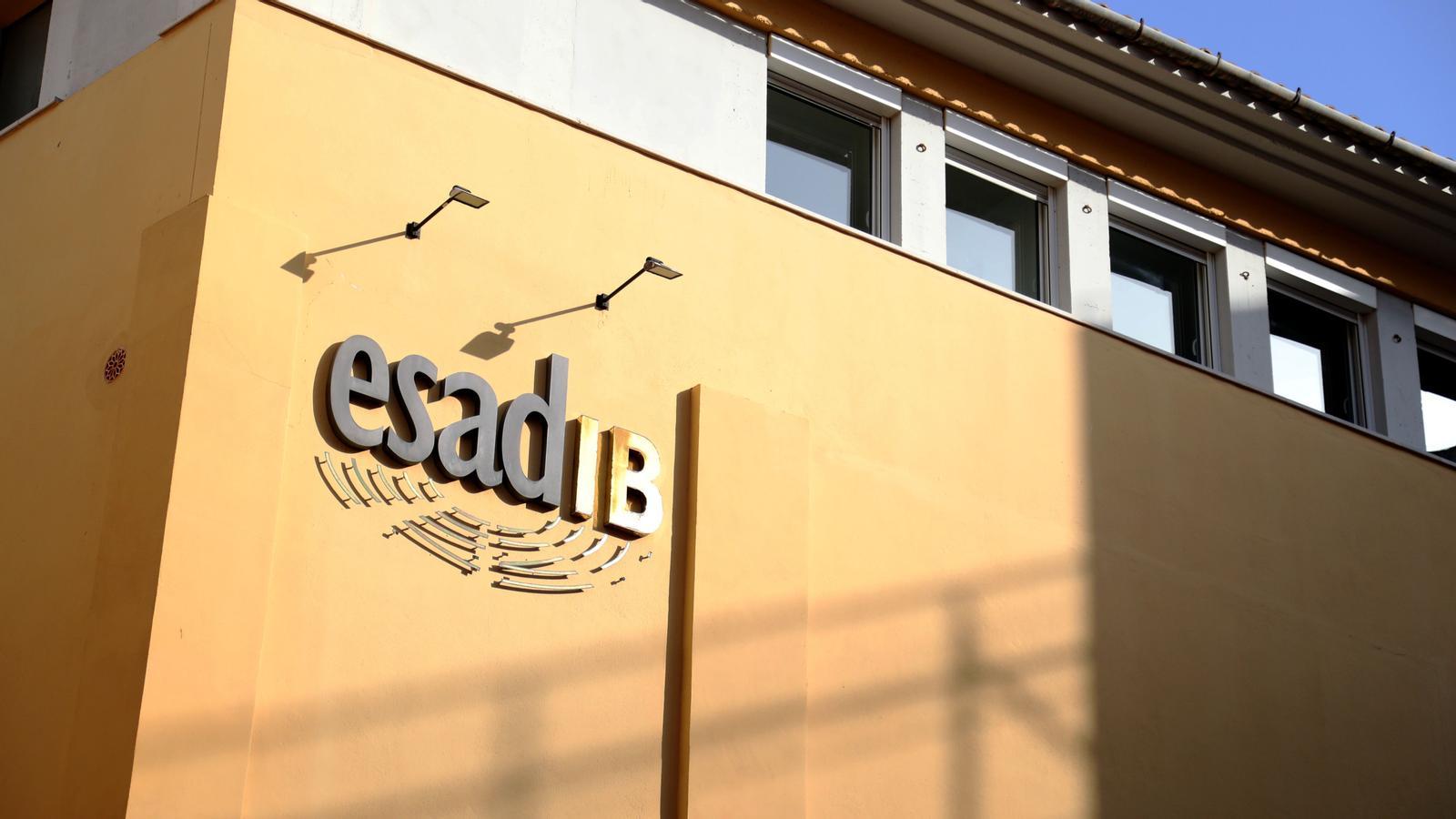 Fachada de la ESADIB, en Palma.