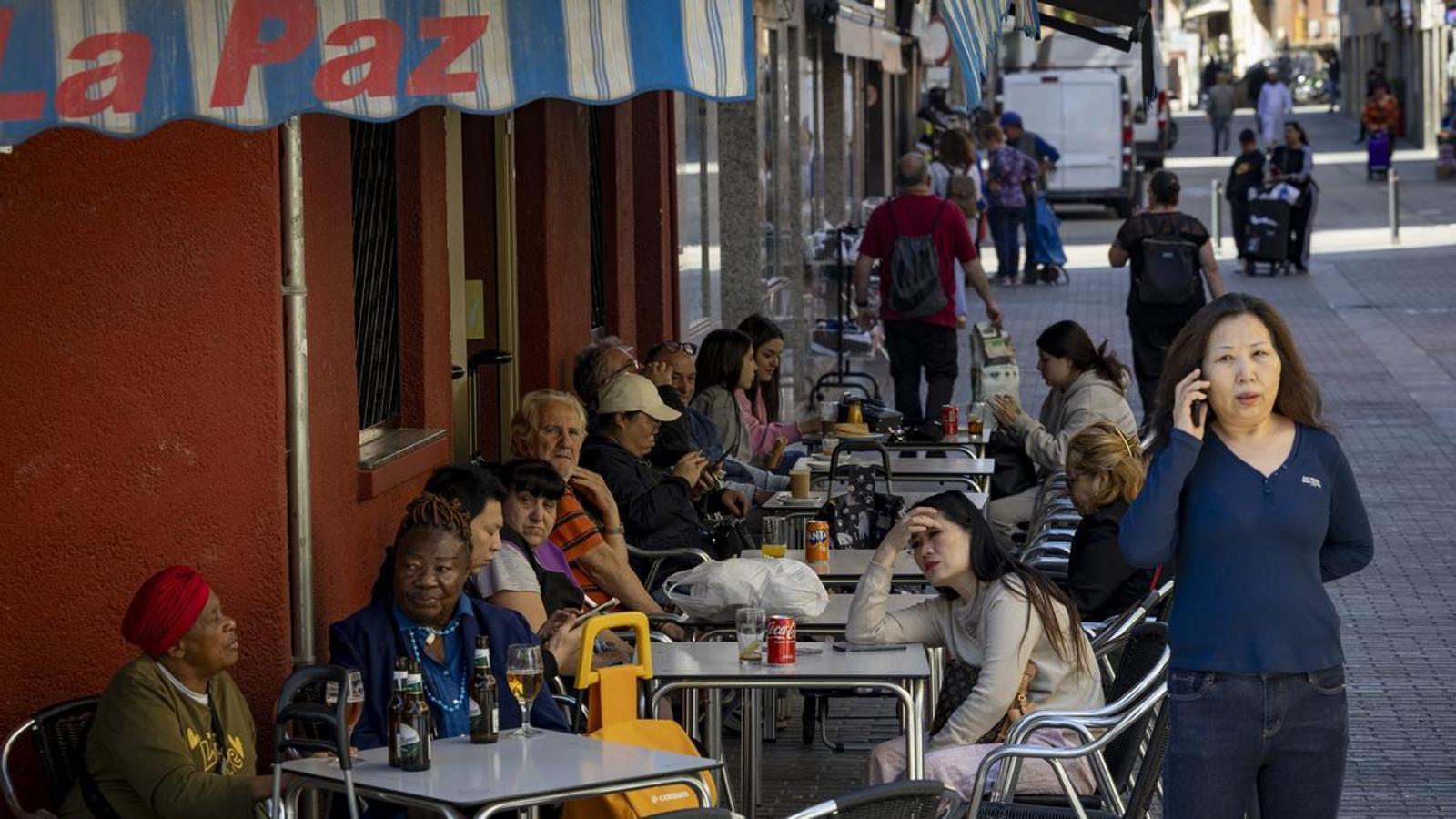 A street in the Fondo neighborhood of Santa Coloma de Gramenet, where more than half of the residents were born abroad.