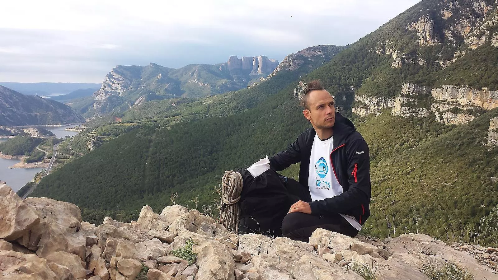 David Fusté va començar a escalar de ben petit al seu poble, Ponts, i ha acabat practicant diferents esports de risc.