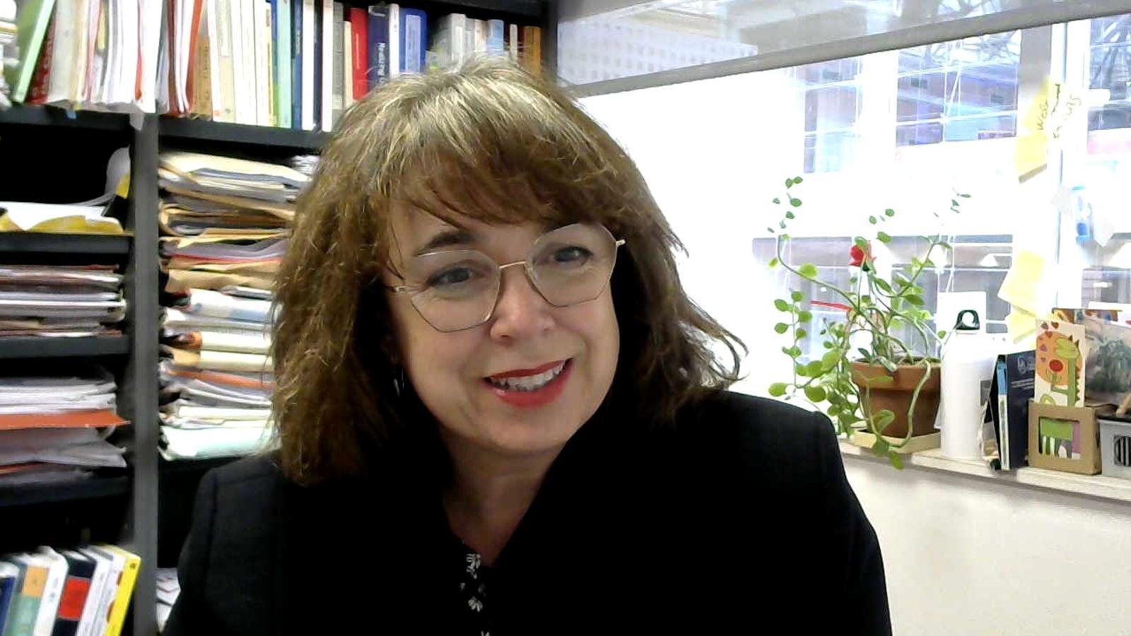 The professor Sílvia Morgades.