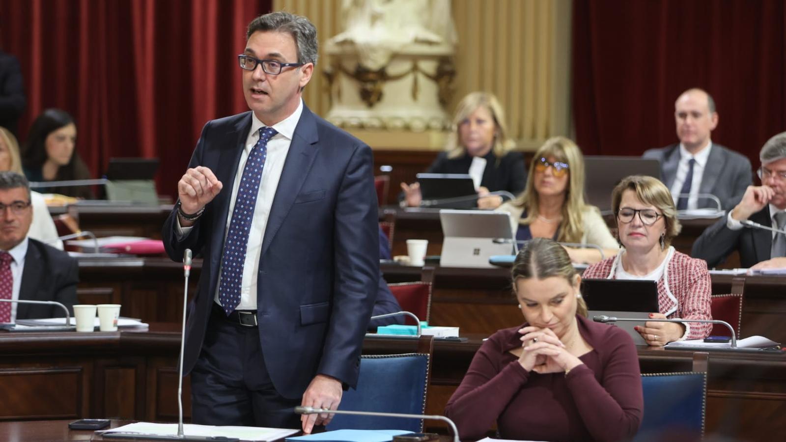 Antoni Costa este martes en el Parlament