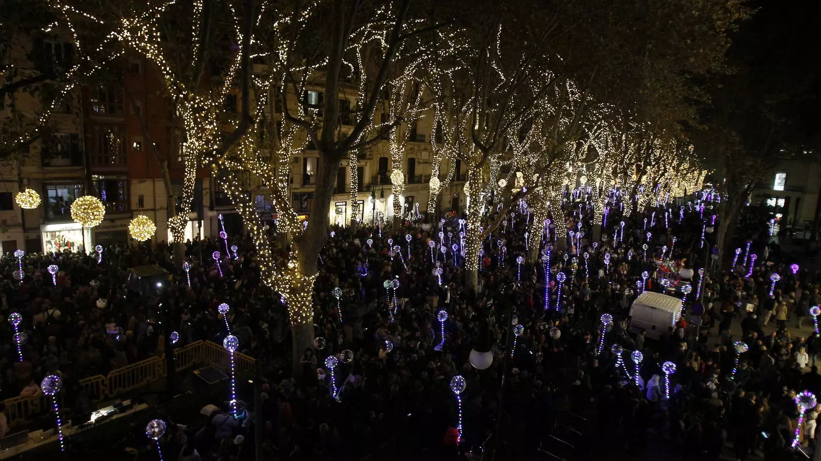 Palma viu amb gran expectació la tradicional encesa de llums de Nadal