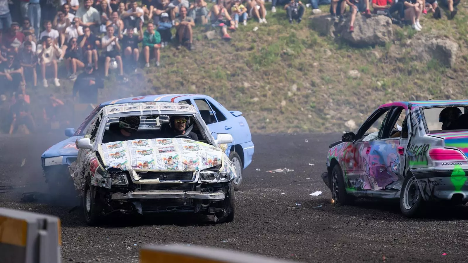 Alguns dels vehicles que han participat en el 'Crash Car' d'Encamp.