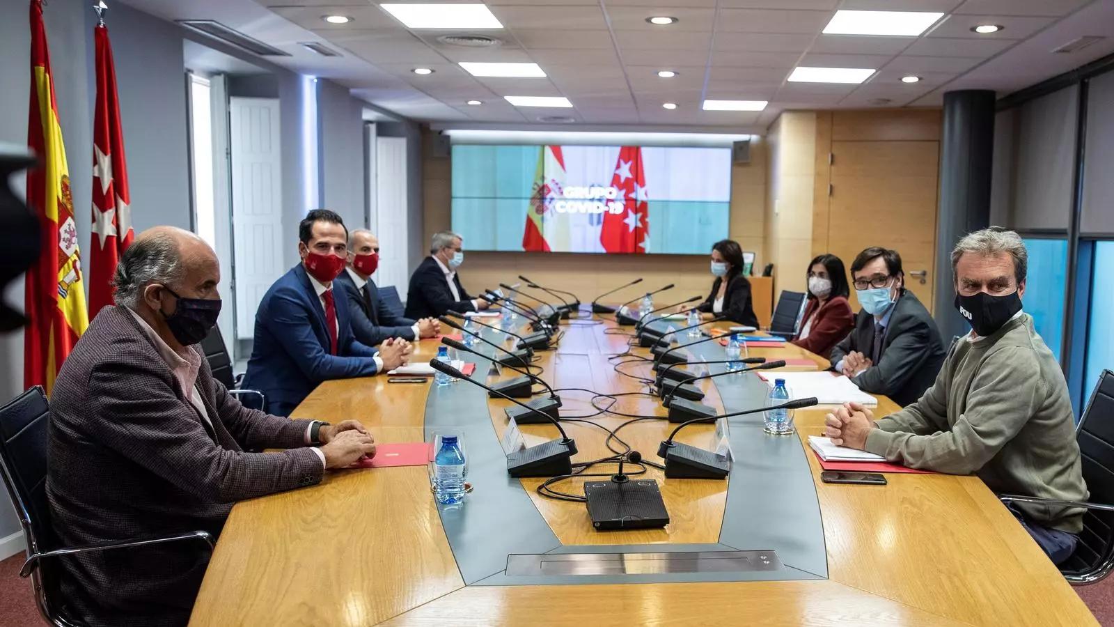Reunió dels equips del govern espanyol i la Comunitat de Madrid per intentar desbloquejar el conflicte per aplicar noves restriccions a la capital espanyola.