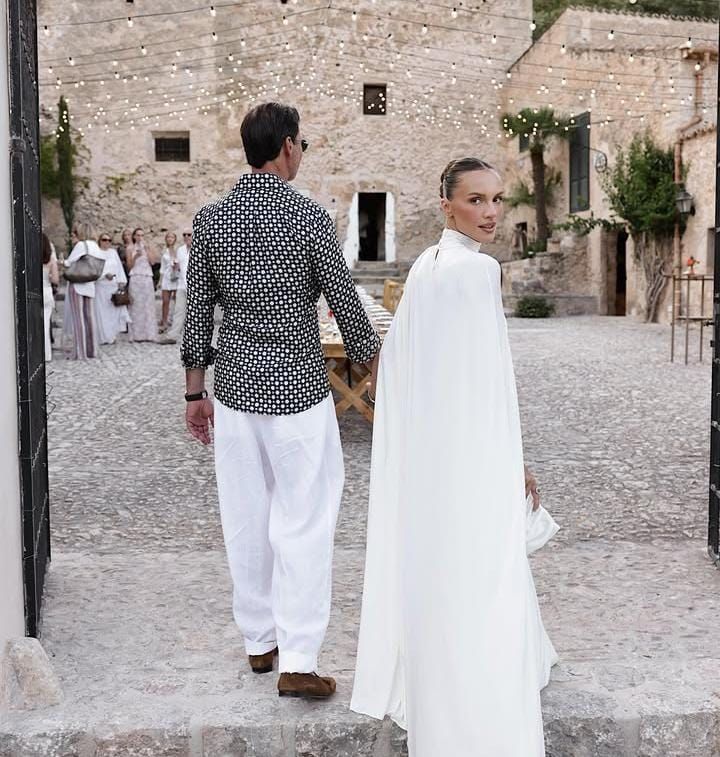 Vicky Rader i Klaus Rader durant la cerimònia de renovació dels vots matrimonials a Artà
