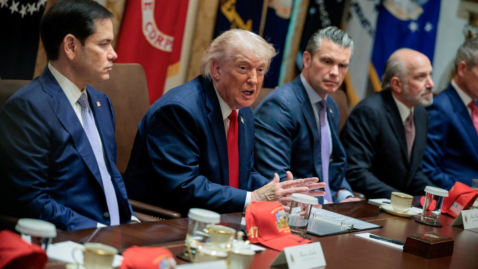 Marco Rubio, Donald Trump y Pete Hegseth en la reunión de gabinete del miércoles en la Casa Blanca.