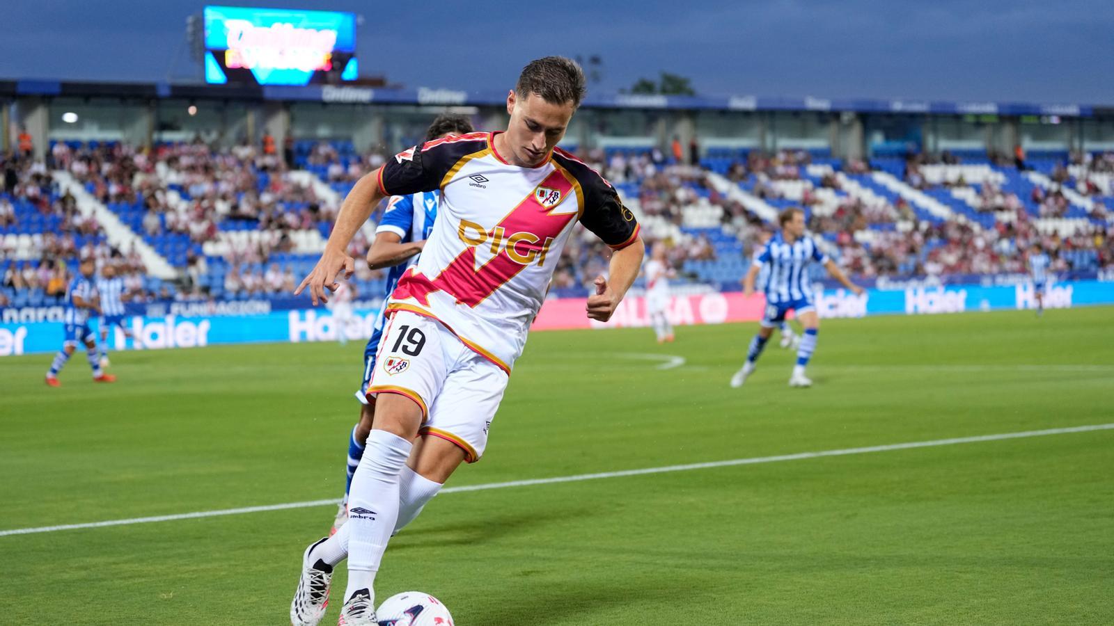 Jorge de Frutos durante el Rayo Vallecano-Alavés en Butarque