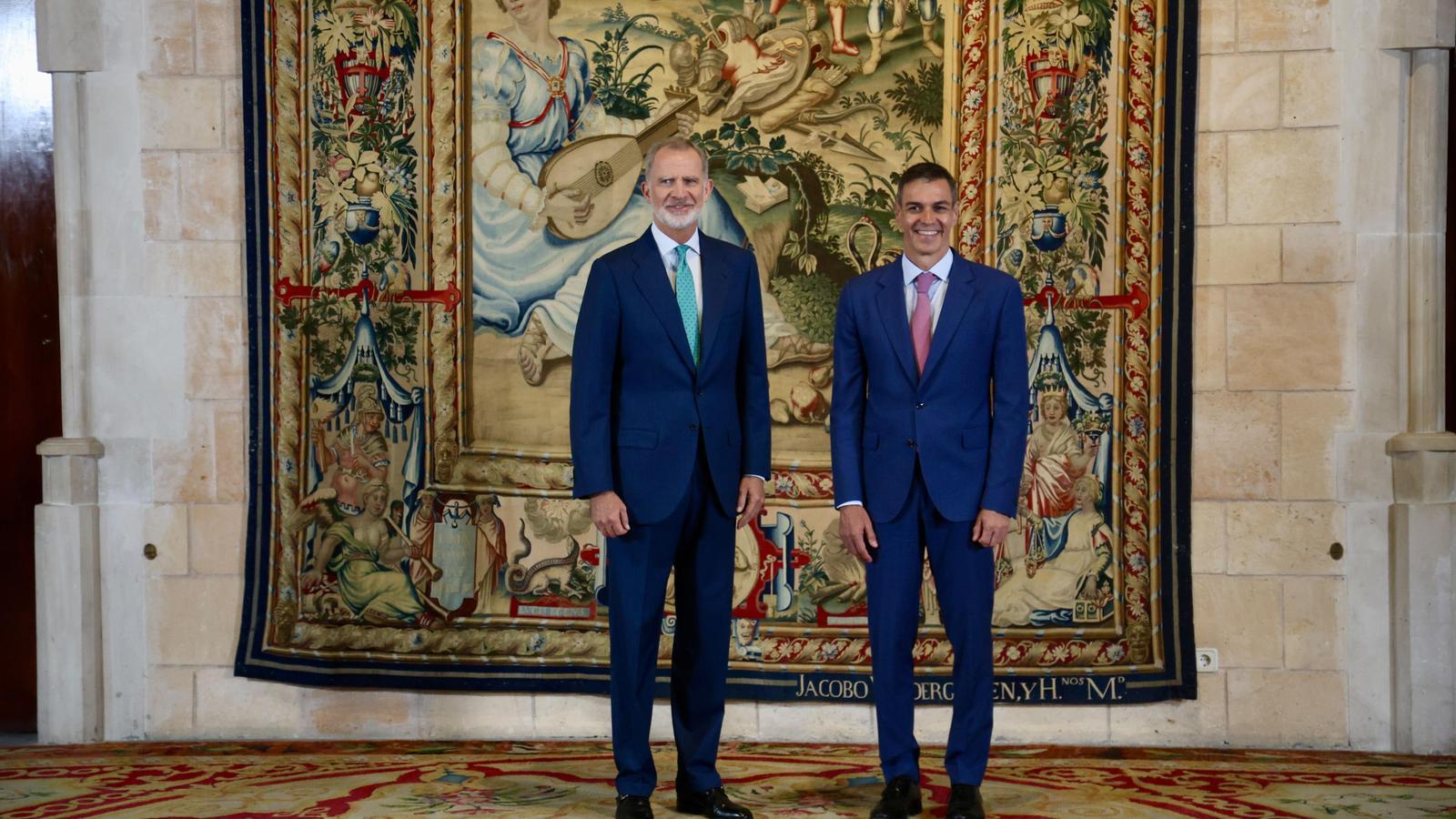 El rei Felip VI i el president del govern espanyol, Pedro Sánchez, després de la reunió.
