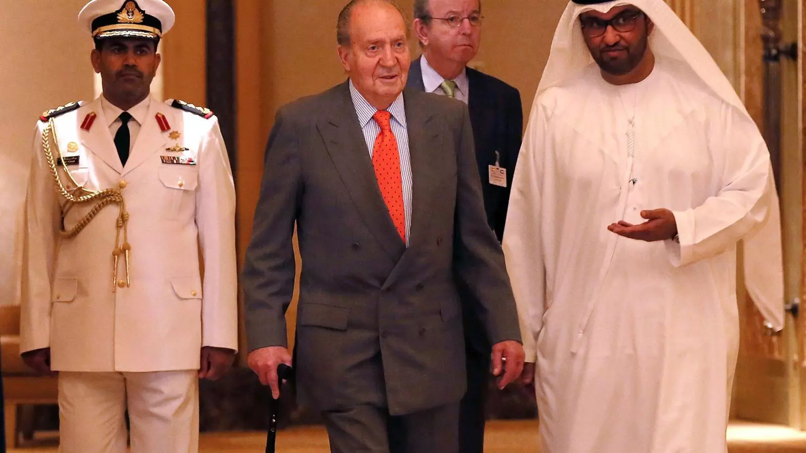 Joan Carles I a Abu Dhabi durant una visita als Emirats Àrabs el 2014.