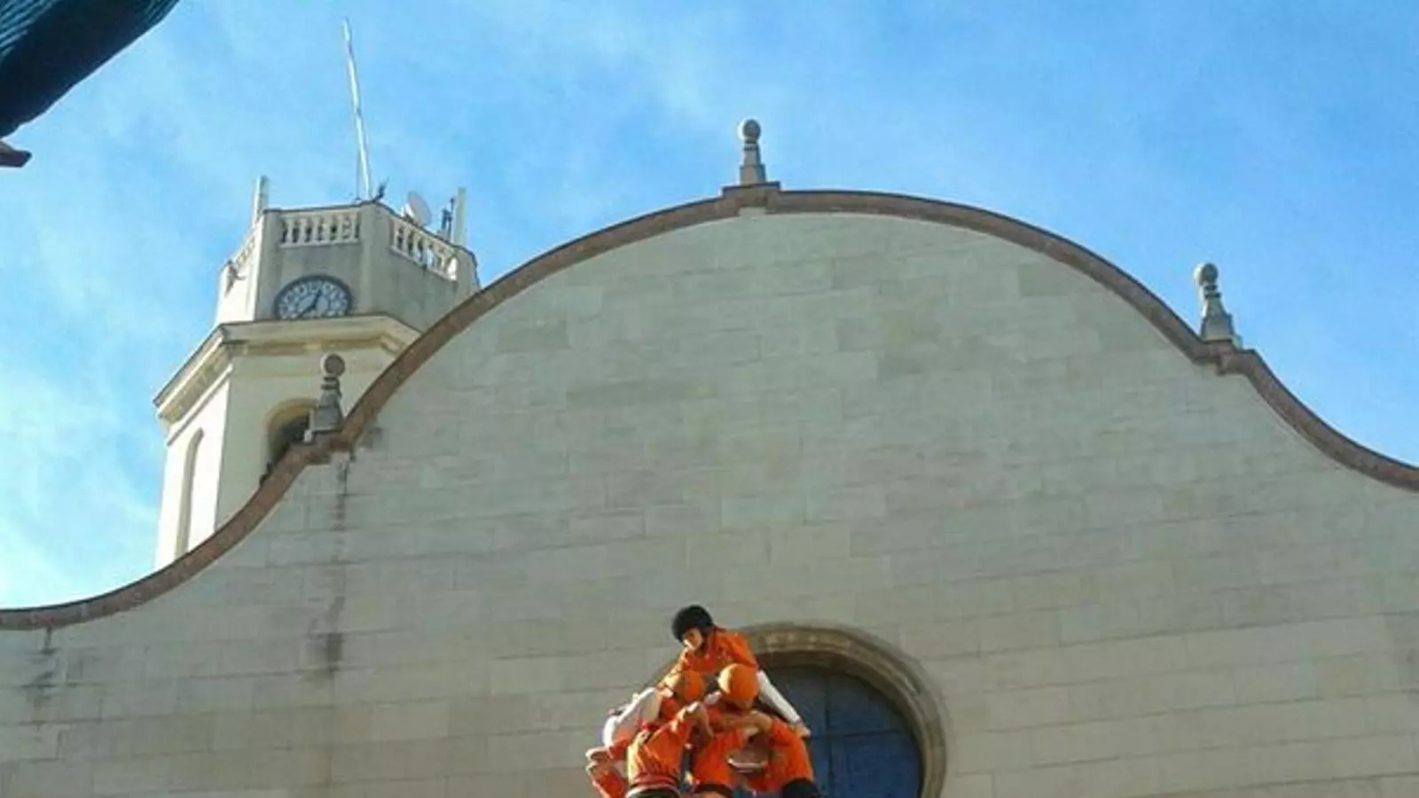 Primer cinc de set descarregat pels Carallots amb motiu de la tercera diada de la colla. CARALLOTS - CASTELLERS DE SANT VICENÇ DELS HORTS