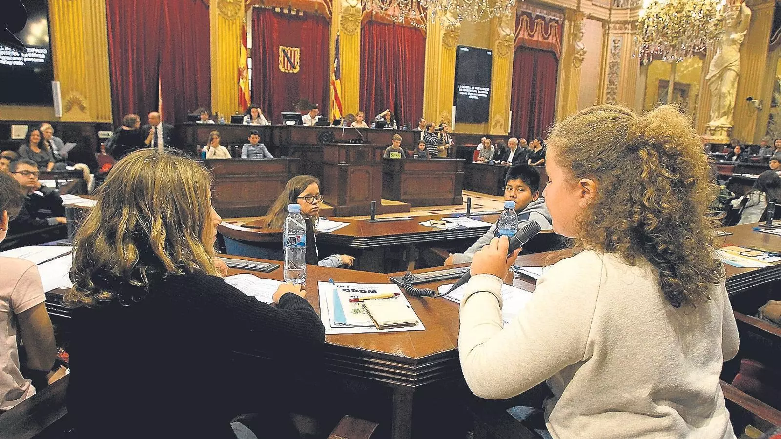 Nins al Parlament de les Balears