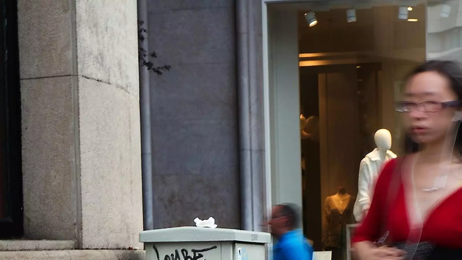 Un estudi de la Taula del Tercer Sector Social demostra que la pobresa s’acarnissa amb les dones.
