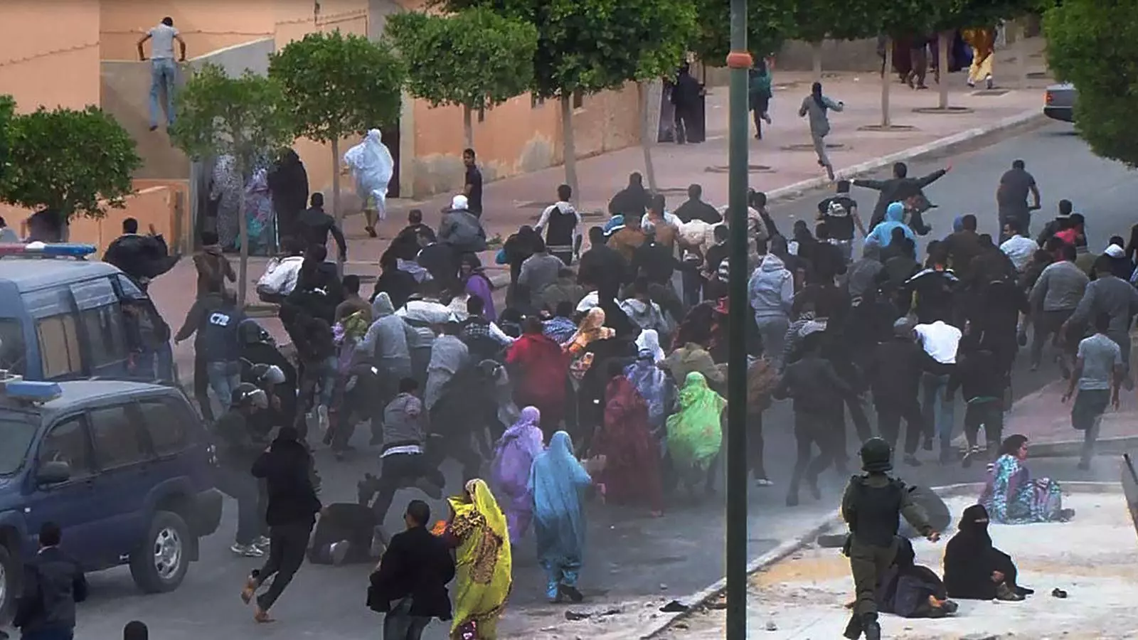 Repressió de la policía marroquí al Ayun