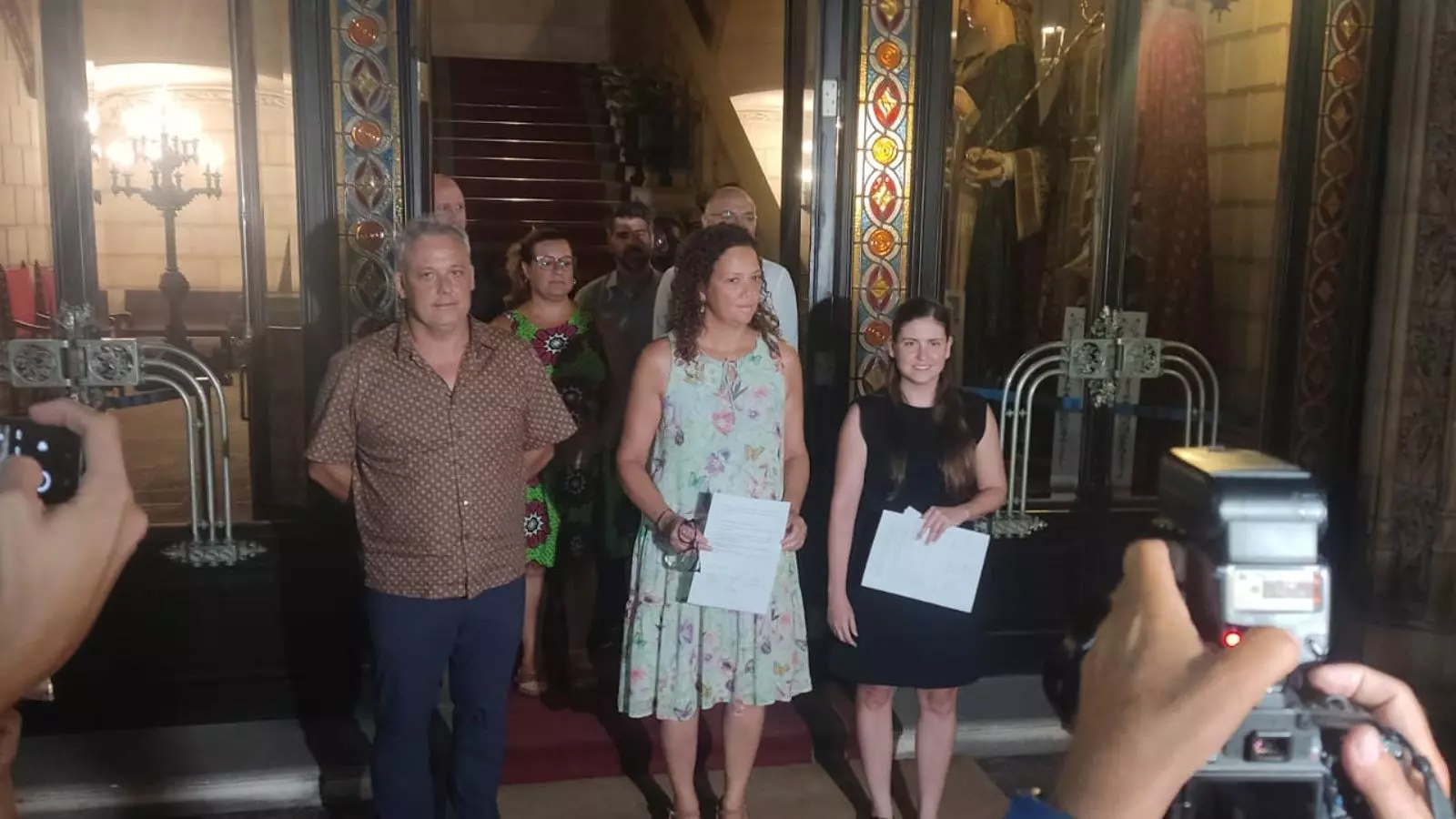 Els representants dels tres partits del Pacte del Consell a la sortida de la reunió