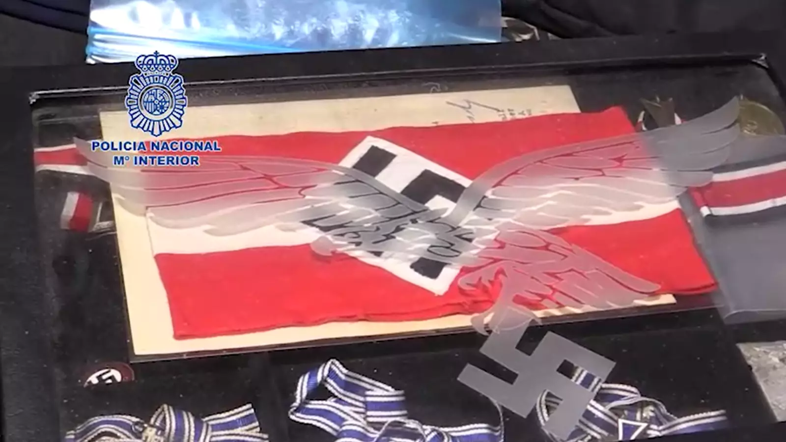 Imatges de la detenció de 14 membres dels Boixos Nois en un vídeo cedit per la Policia Nacional
