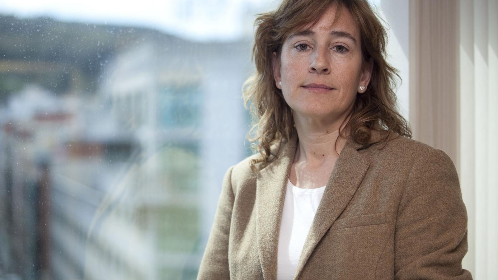 Anna Solés al seu despatx de la Direcció General d'Atenció a la Infància i l'Adolescència, situat a l'avinguda del Paral·lel de Barcelona.