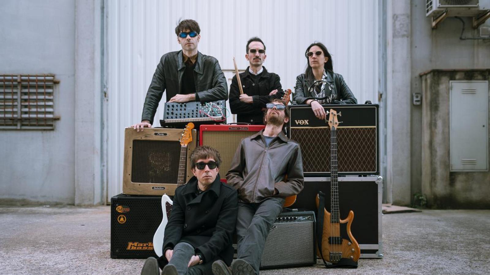 The Girona group Minibús Intergalàctic presents 'Polynomial Oscillating Movement y=1/x'