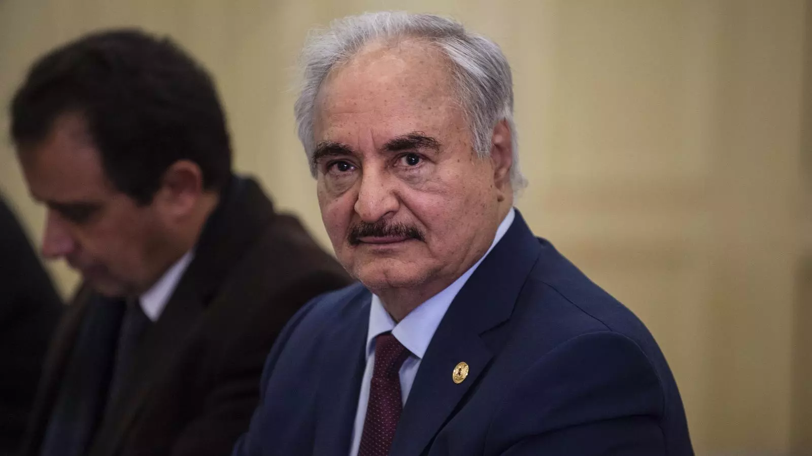 El general Khalifa Haftar, ahir a Atenes.