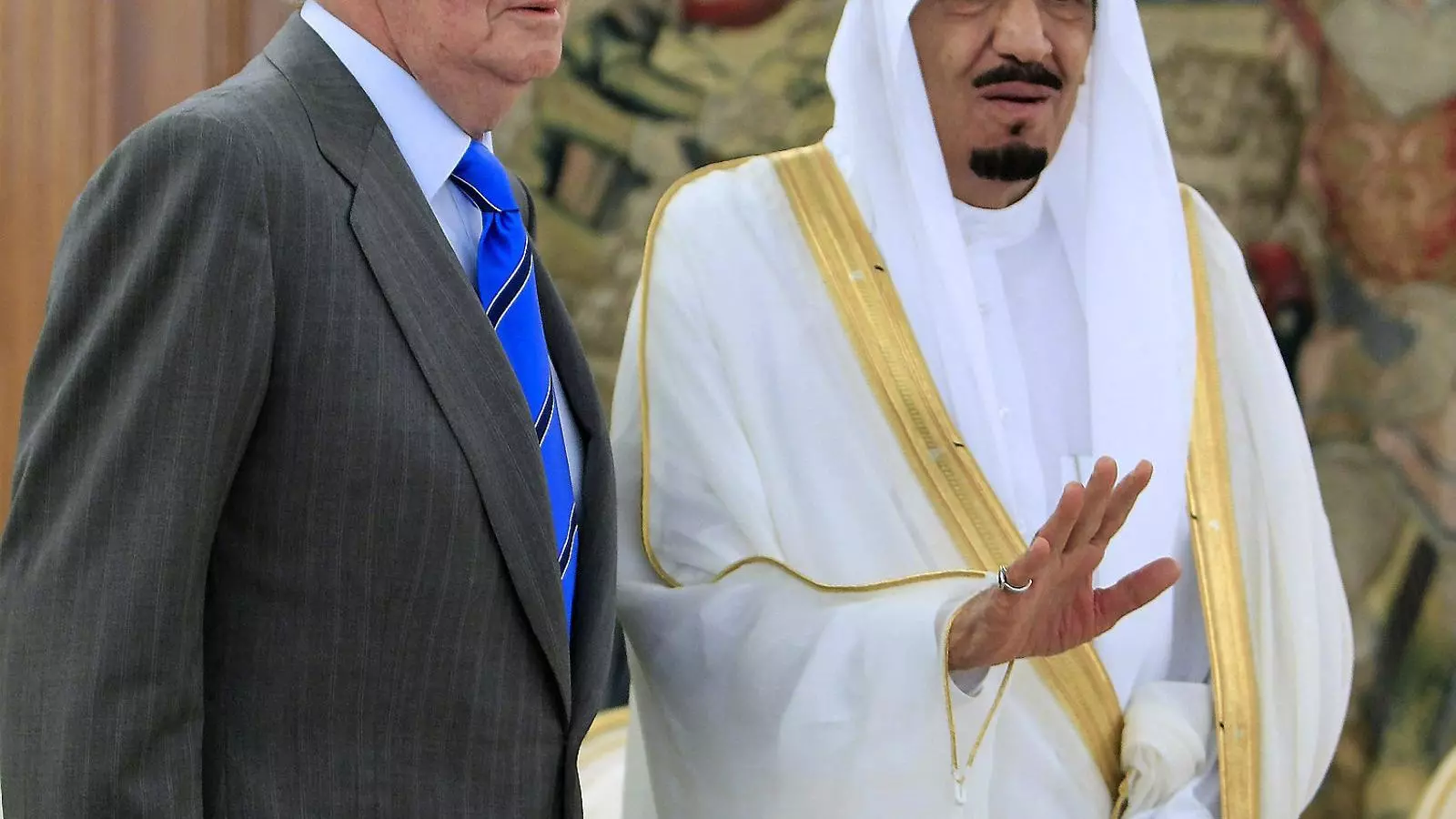 Joan Carles I el 2012 amb l’actual rei de l’Aràbia Saudita, el llavors príncep i ministre de Defensa Salman bin Abdulaziz.