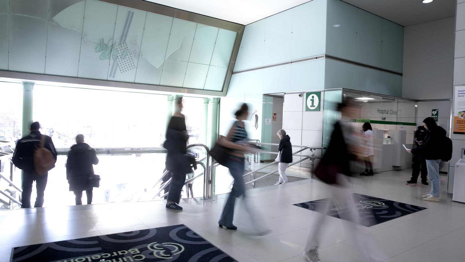 The lobby of the Hospital Clínic in an archive image.