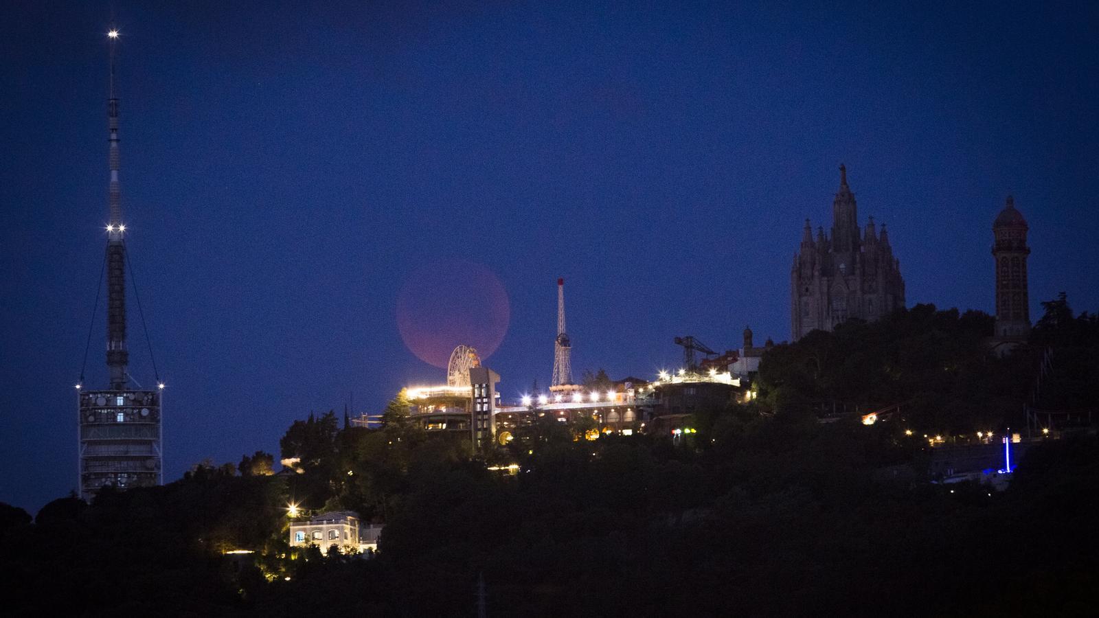 Total lunar eclipse May 16, 2022 with Tibidabo in the background